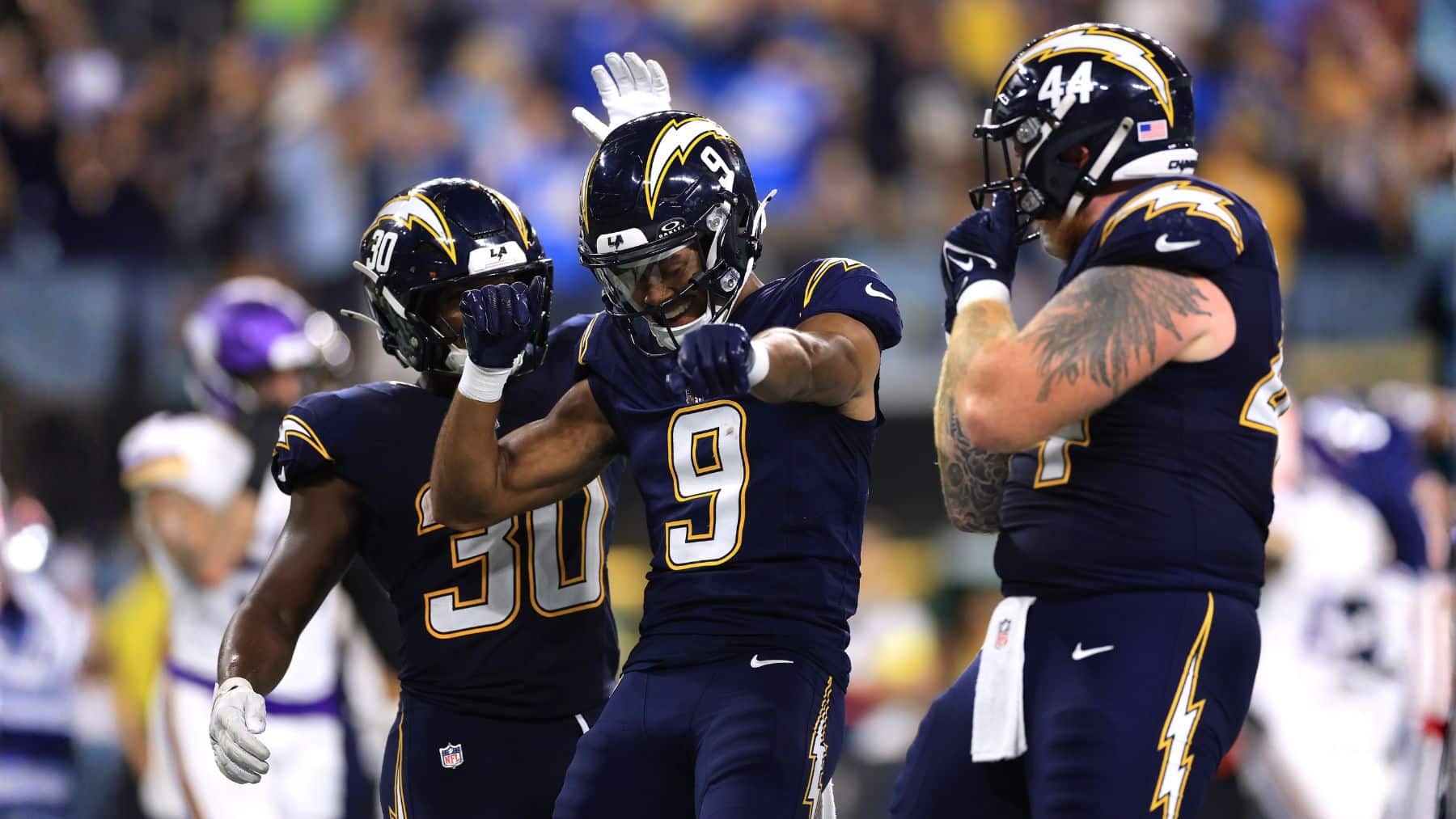 Justin Herbert Desarma a los Vikings en una Victoria Contundente de los Chargers por 37-10