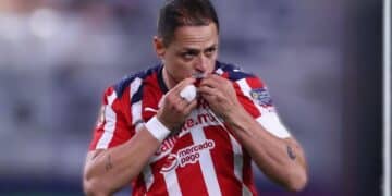 Empate de Época: El Clásico Nacional en EE. UU. Deja un Histórico Gol de Chicharito al América