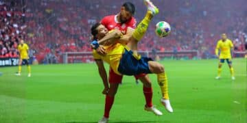 La pesadilla no termina: Henry Martín se resiente de su lesión y su regreso con América se aplaza