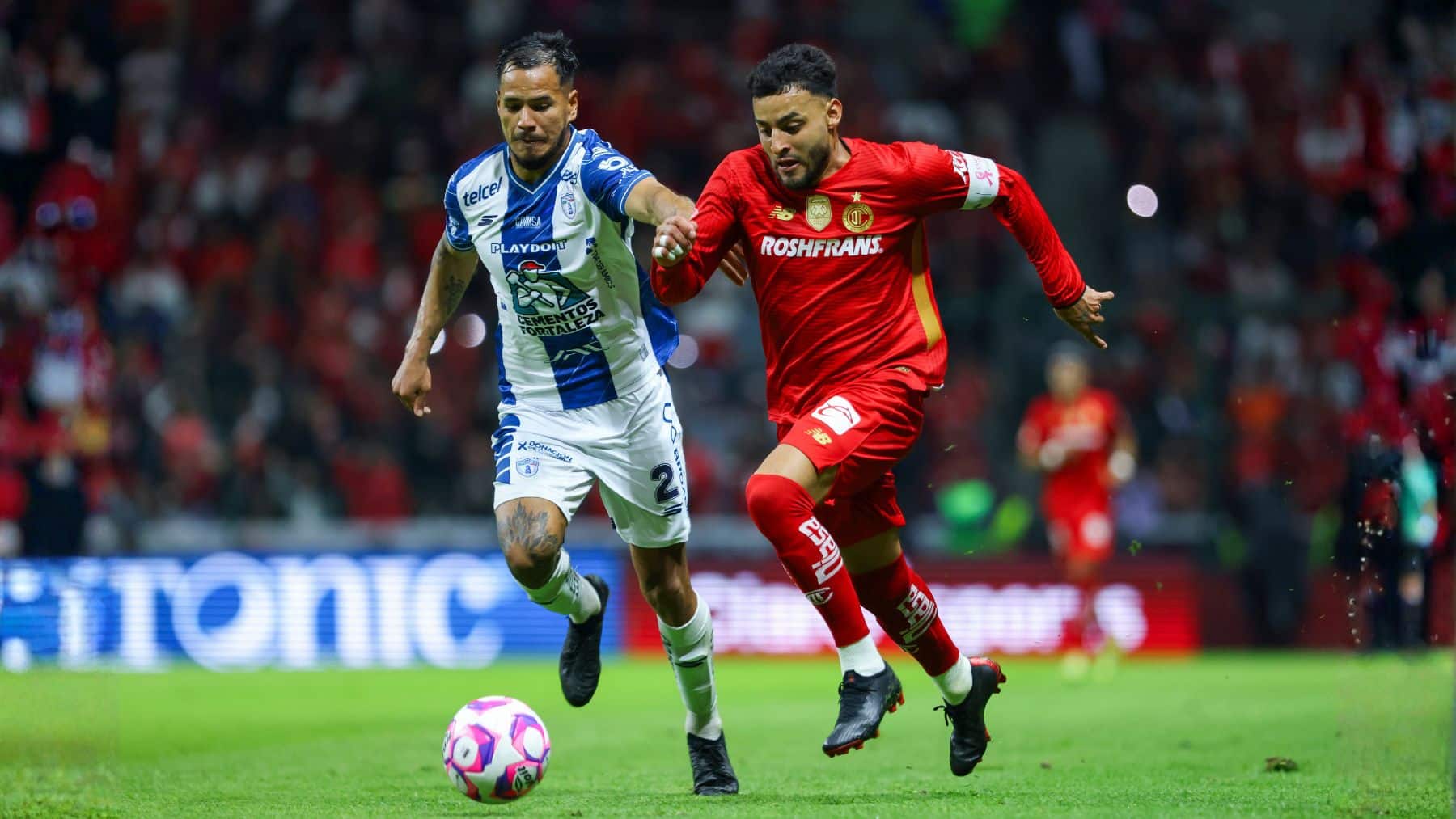 Toluca Suda Frío: Salva el Liderato contra Pachuca pero Pierde a Alexis Vega por Lesión