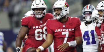 Cardinals sorprende a Cowboys en su casa