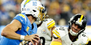 Chargers derriten a los Steelers en Los Ángeles