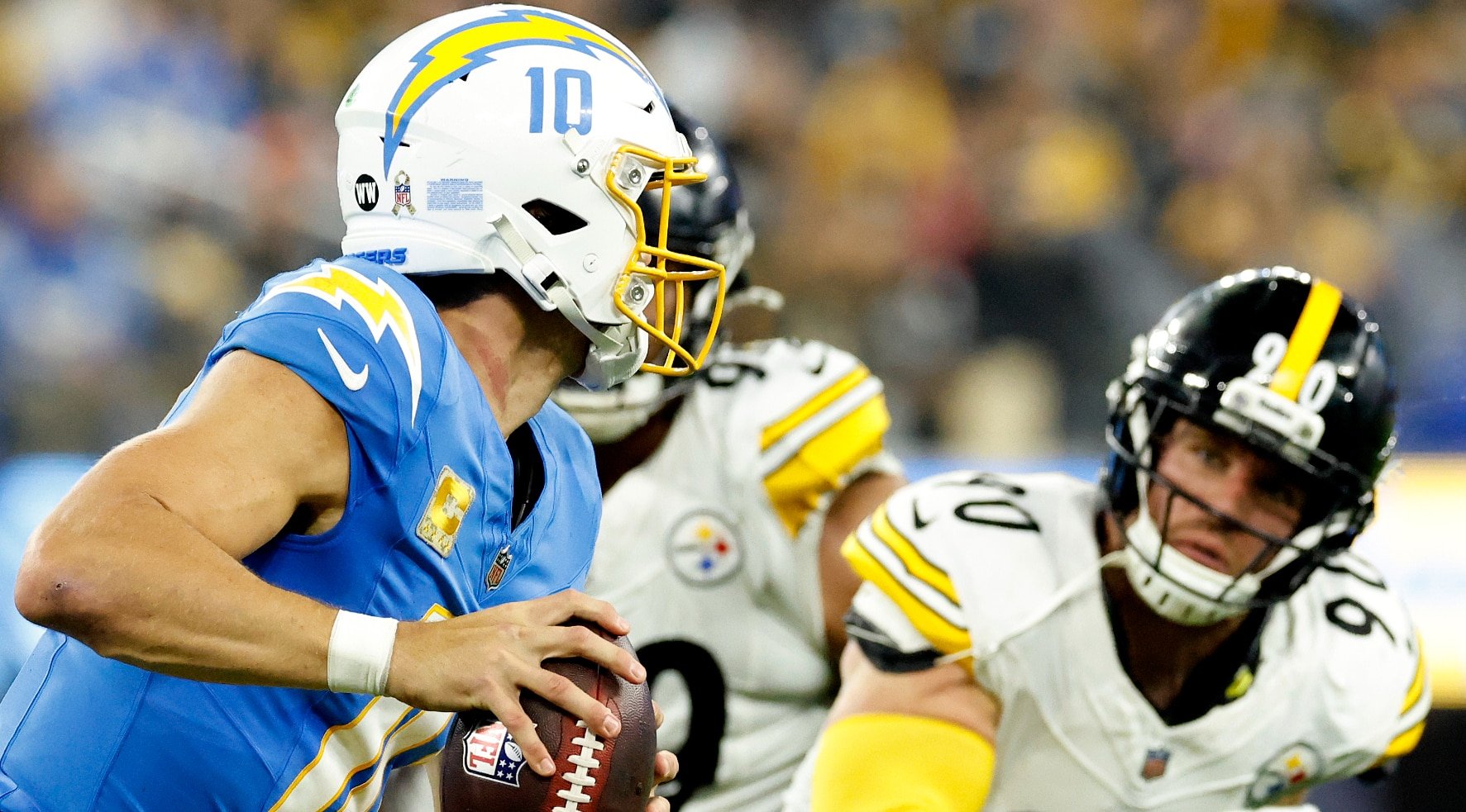 Chargers derriten a los Steelers en Los Ángeles