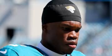 La temporada de novato de Travis Hunter se acaba antes de tiempo