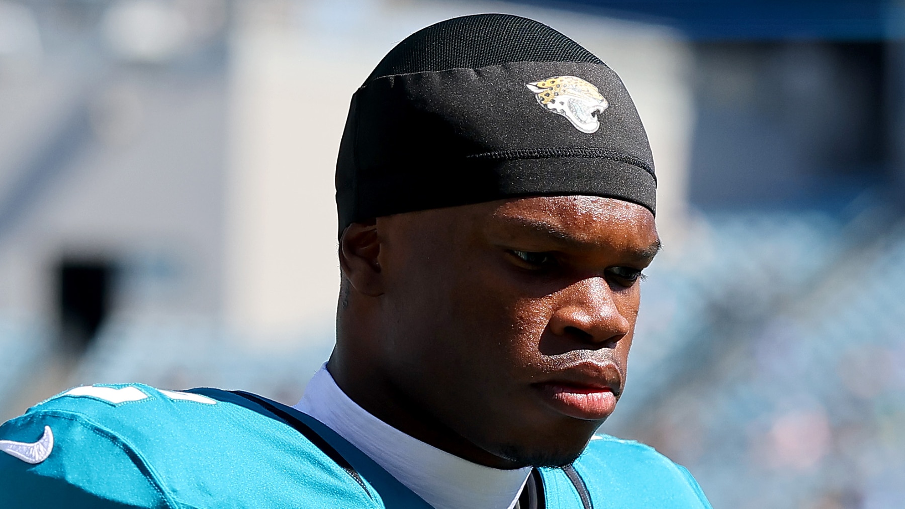 La temporada de novato de Travis Hunter se acaba antes de tiempo