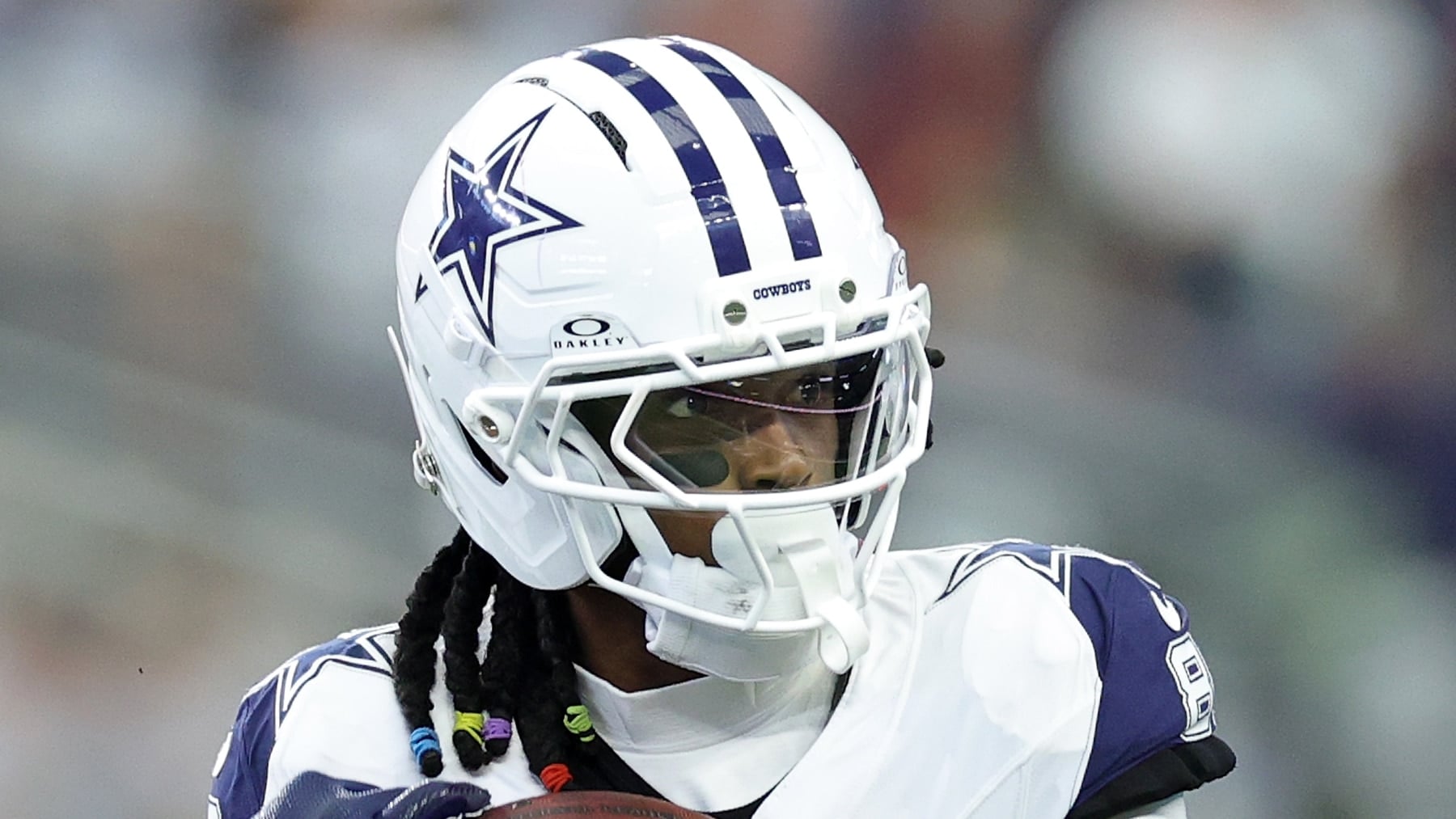 CeeDee Lamb rompe el silencio sobre Marshawn Kneeland