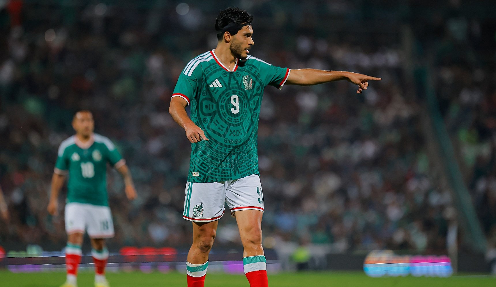 Jugar en México entristece a Raúl Jiménez