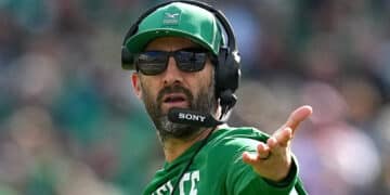 Eagles buscan reforzar su defensa antes de la fecha límite de cambios