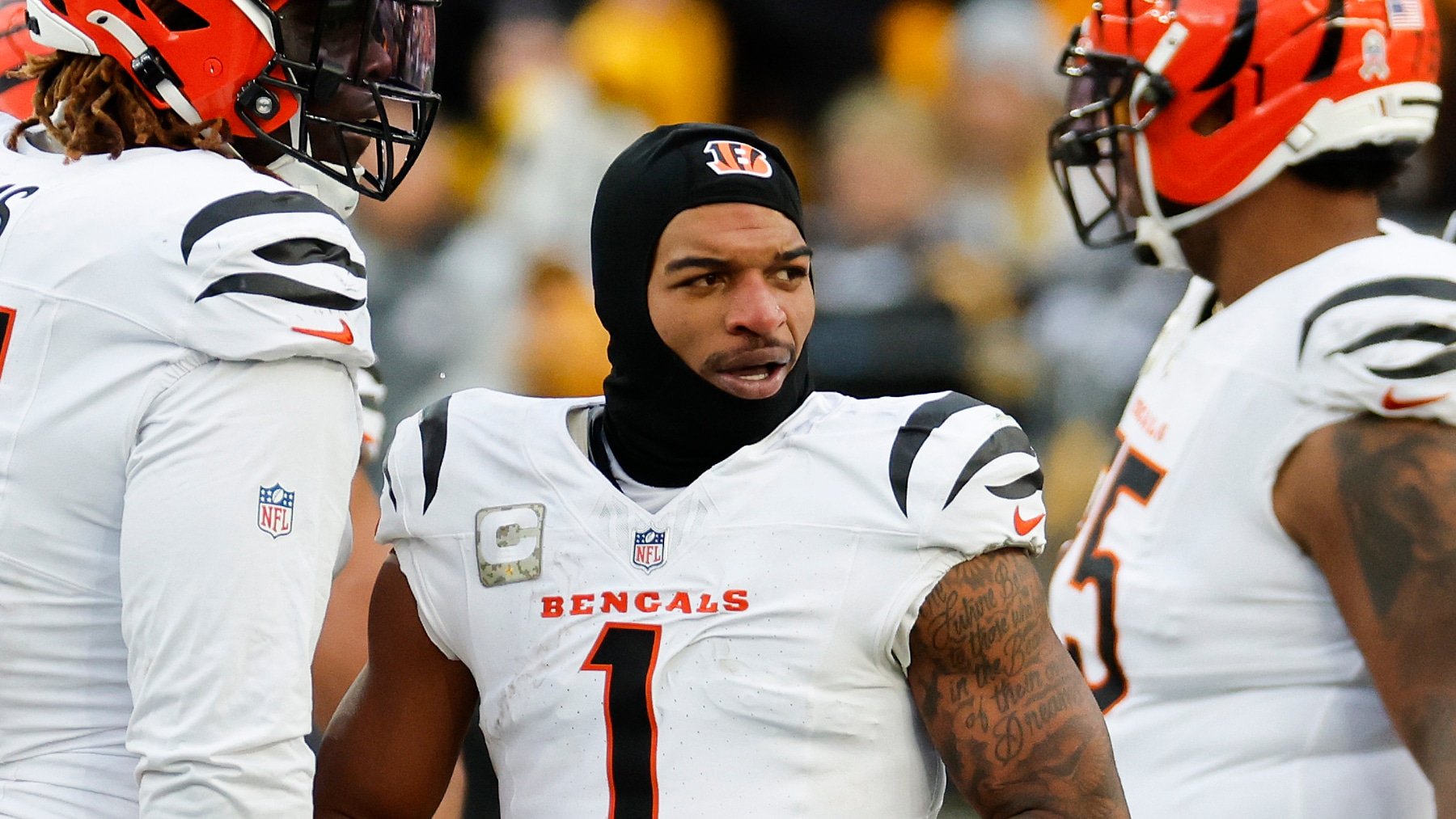 NFL ratifica suspensión a Ja’Marr Chase por escupir a Jalen Ramsey