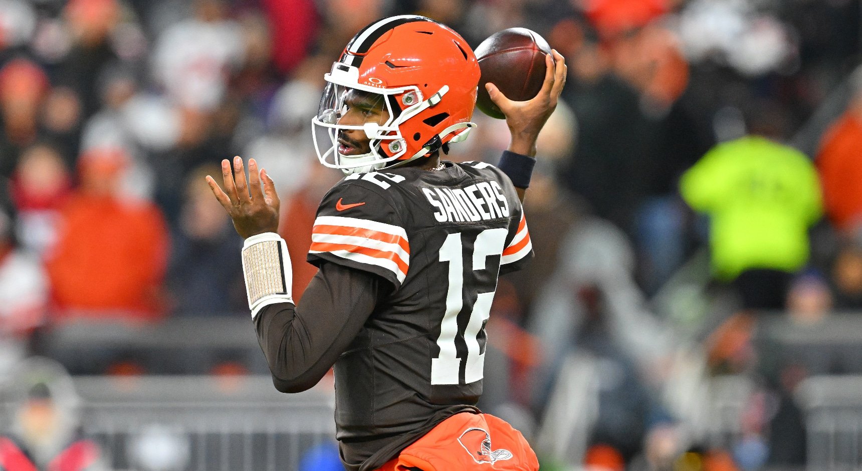 El head coach Kevin Stefanski anunció que Shedeur Sanders es el quarterback titular de los Brown por la conmoción cerebral de Dillon Gabriel.