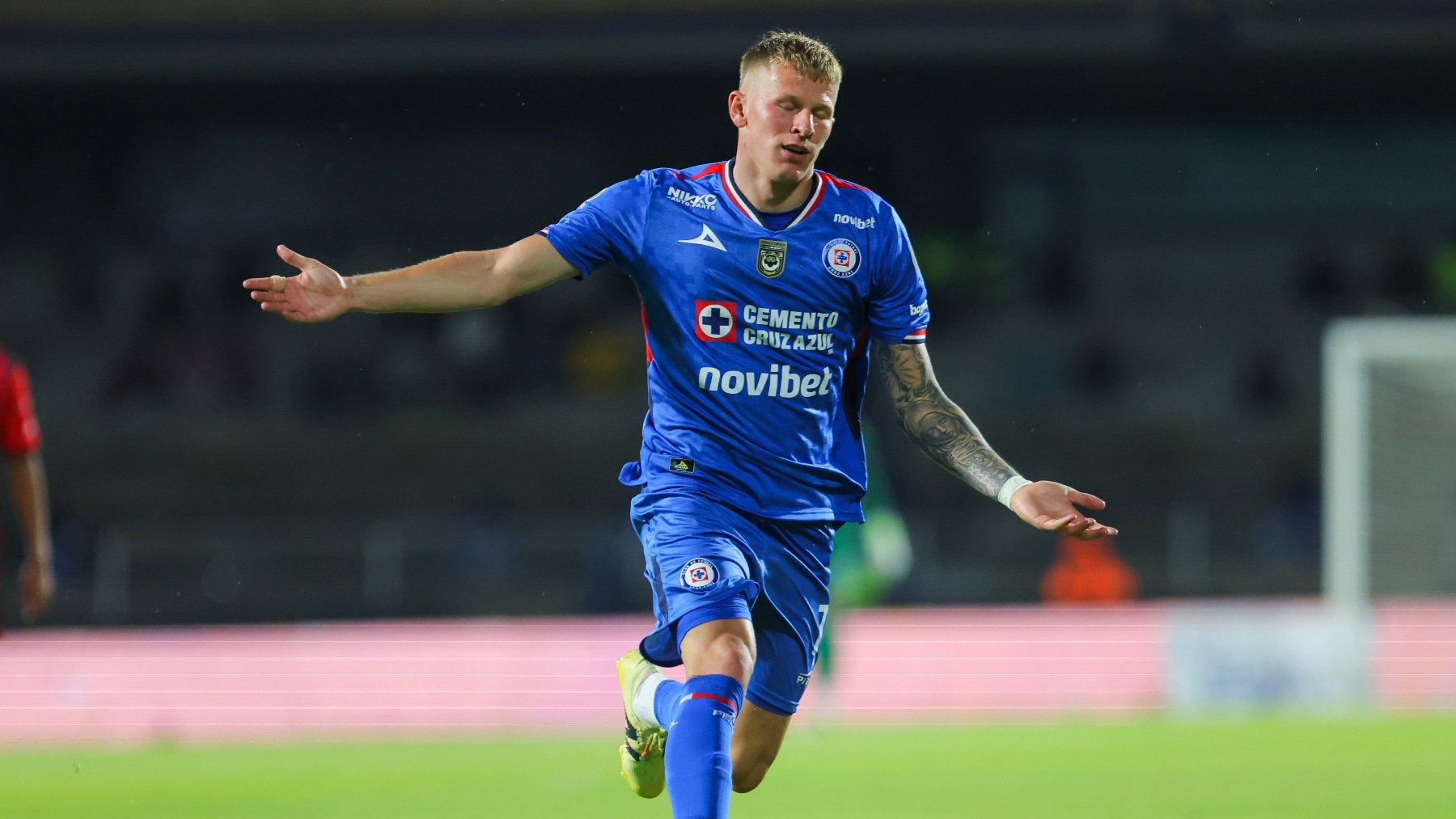 Mateusz Bogusz cambia de representantes y podría dejar a Cruz Azul