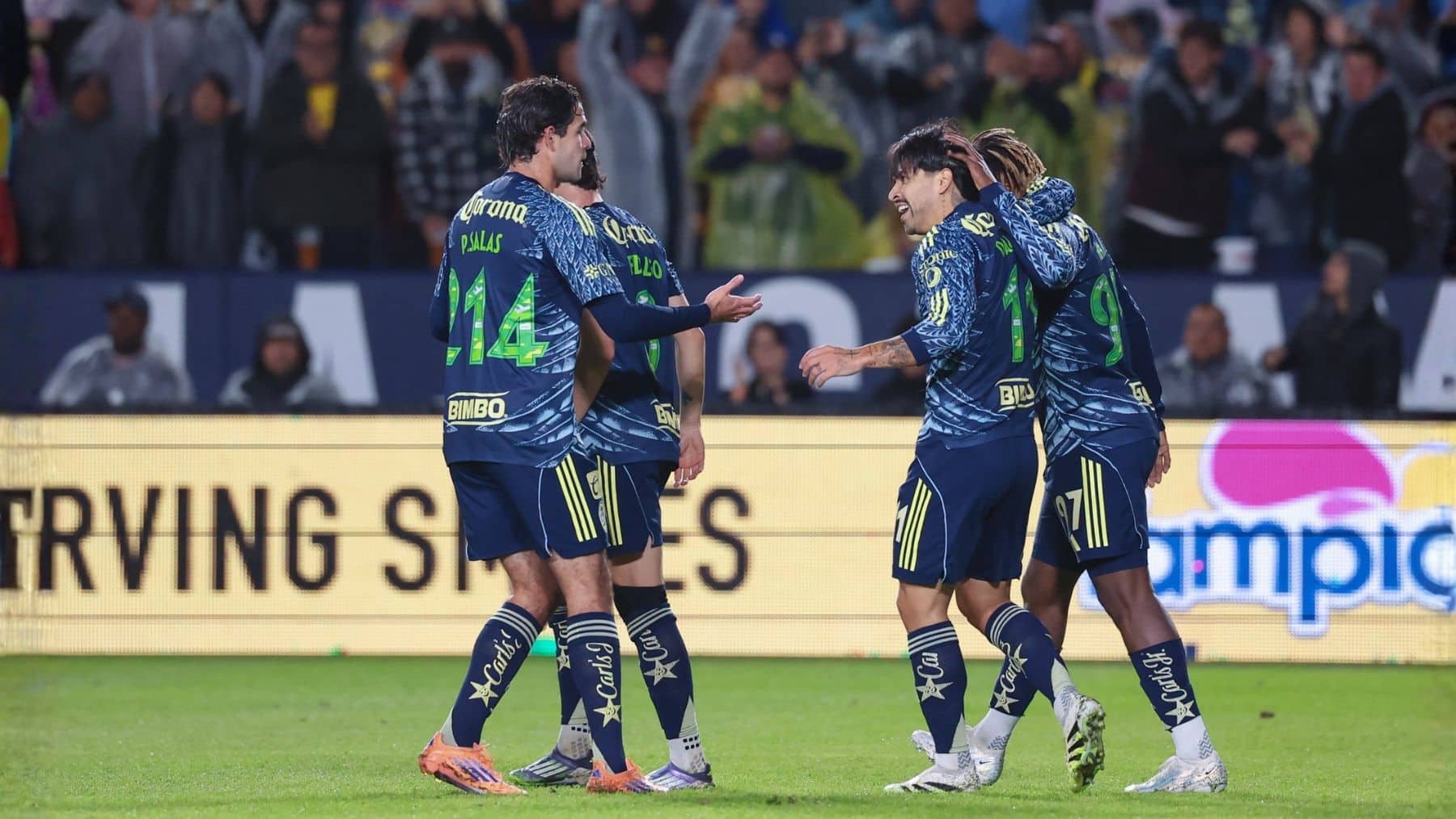 América y LA Galaxy empatan 2-2 en un amistoso vibrante; una tormenta eléctrica obliga a suspender el final