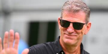 Checo Pérez, Graeme Lowdon