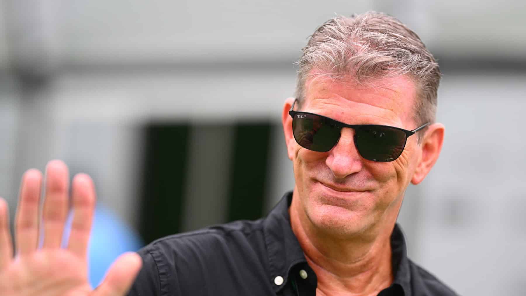 Checo Pérez, Graeme Lowdon