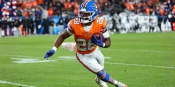 La defensa de Denver salva la noche: Broncos vencen 10-7 a Raiders en TNF