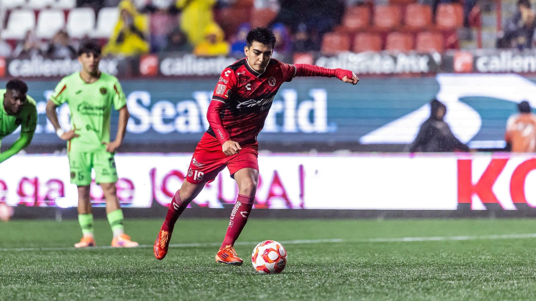 Gilberto Mora mete a Xolos a la Liguilla con una genialidad a lo Panenka