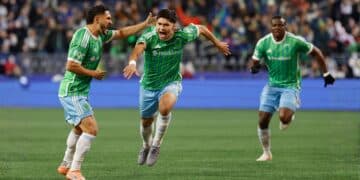 Obed Vargas se Viste de Héroe: El Doblete en Playoffs que Confirma a la Joya de Alaska y Despierta el Interés de Europa