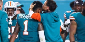 Mike McDaniel rompe el silencio sobre el futuro de Tua Tagovailoa tras la debacle de los Dolphins